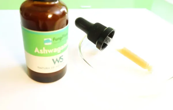 Tintura de Ashwagandha — el adaptógeno del Ayurveda para reducir el cortisol y mejorar el sueño
